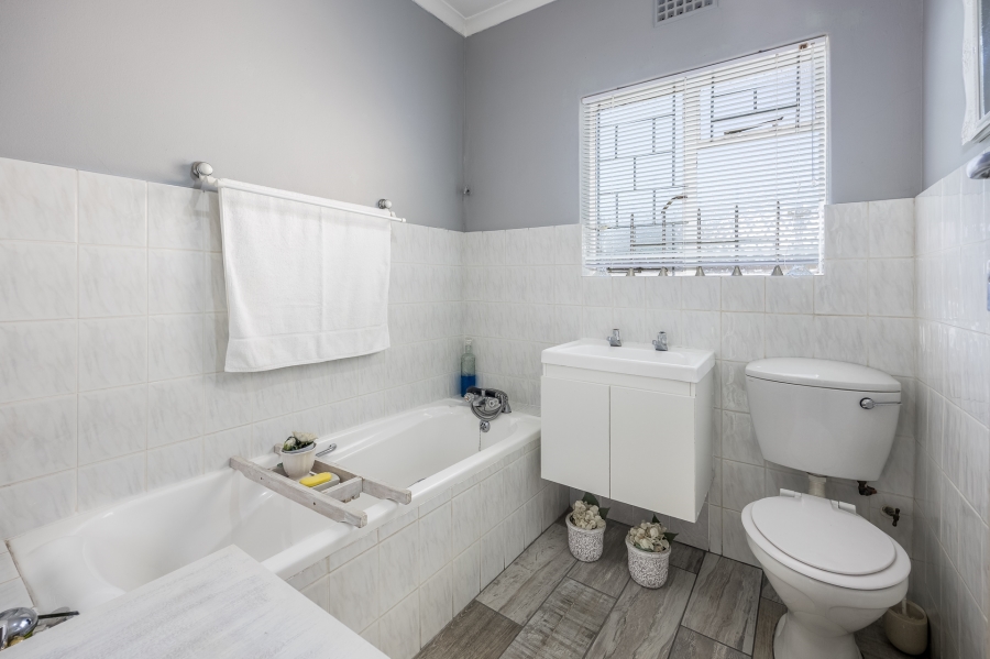 3 Bedroom Property for Sale in St Dumas Western Cape